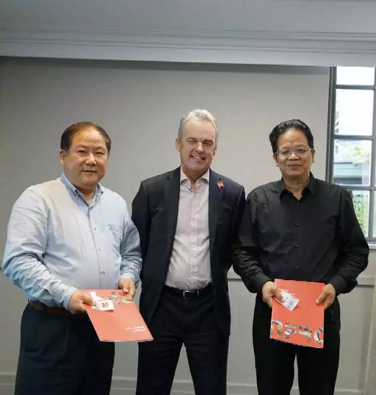  深圳防水代表团拜访英国屋面工程协会领导和专家_开来湿克未防水