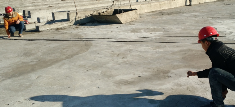 定位、弹基准线、试铺