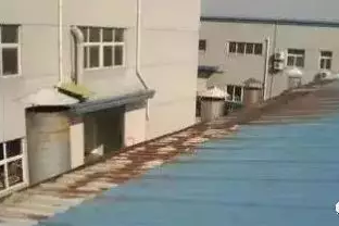 女儿墙根部漏水